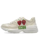 Кроссовки rhyton sneaker with strawberry print 'ivory white' Gucci, белый - фото