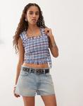 Топ COLLUSION со сборками в синюю клетку - фото