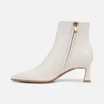 Ботинки Naturalizer Deesha J2152L1100 Woбелый Flared Heel Bootie GAL526 Naturalizer, белый - фото 3