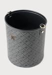 Сумка кросс-боди Tommy Hilfiger MONOPLAY BUCKET, Black - фото 3