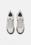 Кроссовки Columbia PEAKFREAK II OUTDRY, Moonstone/Red Quartz/White - фото 4