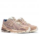Кроссовки New Balance 1906R 'Pink Cream' - фото 2