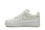 Кроссовки Nike Wmns Air Force 1 07 ESS, белый - фото 3
