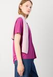 Блуза Marc O'Polo BLOUSE SHORT SLEEVE PLACKET AT FRONT, Fresh Berry/Berry - фото 6