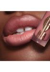 Помада AIRBRUSH FLAWLESS LIP BLUR Charlotte Tilbury, цвет pillow talk blur - фото 6