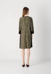 Платье Marc Cain Jersey dress, Olive Drab/Olive - фото 4