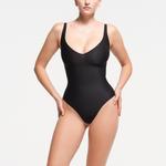 Боди core sculpt lunge thong SKIMS, цвет onyx - фото 2