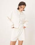 Короткие шорты из кофты-транслэка кремового цвета Asos Design - фото