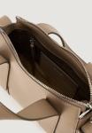 Сумка Calvin Klein WEBBING POCKET BAG, Desert Taupe/Taupe - фото 2