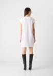 Платье DKNY EXPLODED LOGO TUNIC, White/Pink - фото 4