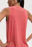 Топ OYSHO MICROPERFORATED TECHNICAL SLEEVELESS, Coral - фото 3