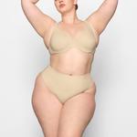 Стринги с высокой талией SKIMS Smoothing Intimates, песочный - фото 2