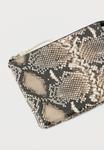 Клатч Copenhagen Studios POUCH, Snake/Off White/Black - фото 4
