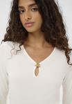 Топ Soaked in Luxury NAIDA V-NECK TEE, Broken White/White - фото 4