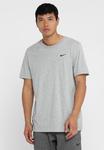 Футболка Nike DRY TEE CREW SOLID, цвет Dk Grey Heather - фото
