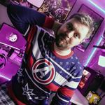 Мстители — вязаный свитер с логотипом - фото