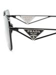 Prada Eyewear солнцезащитные очки в прямоугольной оправе, черный - фото 2