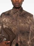 CHIAHUNG SU рубашка с принтом тай-дай, коричневый - фото 5
