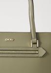 Сумка DKNY BRYANT AVE TOTE, Utility Green/Evergreen - фото 5