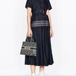 DIOR Маленькая сумка тоут с вышивкой - фото 7