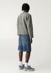 Джинсовые шорты BAGGY PULL&BEAR, цвет Mottled Blue - фото 3
