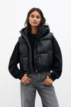 Стеганый жилет с эффектом кожи Pull And Bear, черный - фото