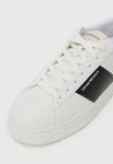 Кроссовки Emporio Armani Trainers, White/Black/White - фото 6