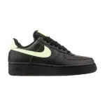 Кроссовки Nike Wmns Air Force 1 Low '07 'Black Volt', черный - фото
