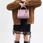 COACH Перламутровая гладкая кожаная сумка через плечо - фото 5