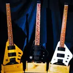 Электрогитара BootLegger Guitar Spade Black Headless With Stiletto Case & Flask - фото 4