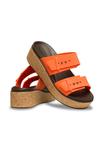 Сандалии BROOKLYN CORK BUCKLE Crocs, оранжевый - фото 6
