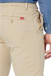 XX Стандартные зауженные брюки-чинос Levi's, цвет True Chino Stretch Twill - фото 4