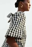 Блуза New Look CHECK PATTERN BOW BACK PUFF SLEEVE , Black Pattern/Black - фото 2