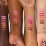 Матовые румяна Hypernova Satin Matte r.e.m. beauty, Strawberry Nebula (vibrant magenta) - фото 5