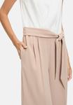 Комбинезон Betty & Co OHNE ARM, Patch Taupe Cream/Off-White - фото 4