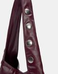 Сумка через плечо Pull&Bear с заклепками бордового цвета - фото 2