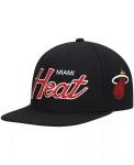 Мужская черная кепка Snapback Miami Heat из твердой древесины Classics Script 2.0 Mitchell & Ness - фото 2