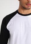 Футболка с длинным рукавом CONTRAST 3/4 SLEEVE RAGLAN Urban Classics, белый/черный - фото 4