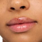 Масло для губ Hydra Kiss Essence, 08 Mocha Glow (mocha) - фото 3