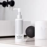 Масло для лица silky purifying cleansing oil Sensai, объем 150 мл - фото 3