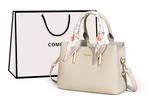 COMELY Кожаная мамина сумка через плечо, Ecru (Foldable Box) - фото 2