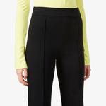 Расклешенные брюки с высокой посадкой из эластичной ткани Spanx, черный - фото 4