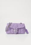 Сумка кросс-боди COACH TABBY SHOULDER BAG 20 WITH QUILTING, Iris/Lilac - фото