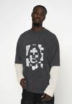 Топ Multiply Apparel OVERSIZE RAGLAN LONGSLEEVE VISAGE, Cloud Cream/Grey - фото 5