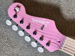 Squier Hello Kitty Stratocaster 2024 - настоящее время - розовый - фото 8