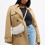 COACH Swinger Iconic Jacquard Плечевая сумка Medium Women's White - фото 6