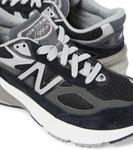 Замшевые кроссовки 990v6 New Balance, черный - фото 4