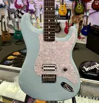 Fender Limited Edition Tom Delonge Stratocaster, гриф из палисандра, цвет Daphne Blue - фото 3