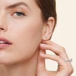 Серьги с бриллиантами Pavé Bar Brilliant Earth - фото 2