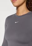Топ Nike Performance ONE TOP, Thunder Grey/White/Grey - фото 6